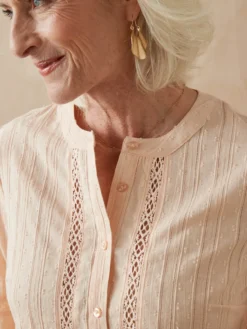 Blouse avec jeu de macramé