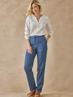 Blouse brodée
