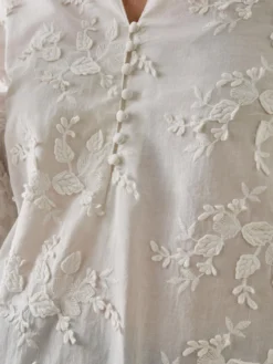 Blouse brodée