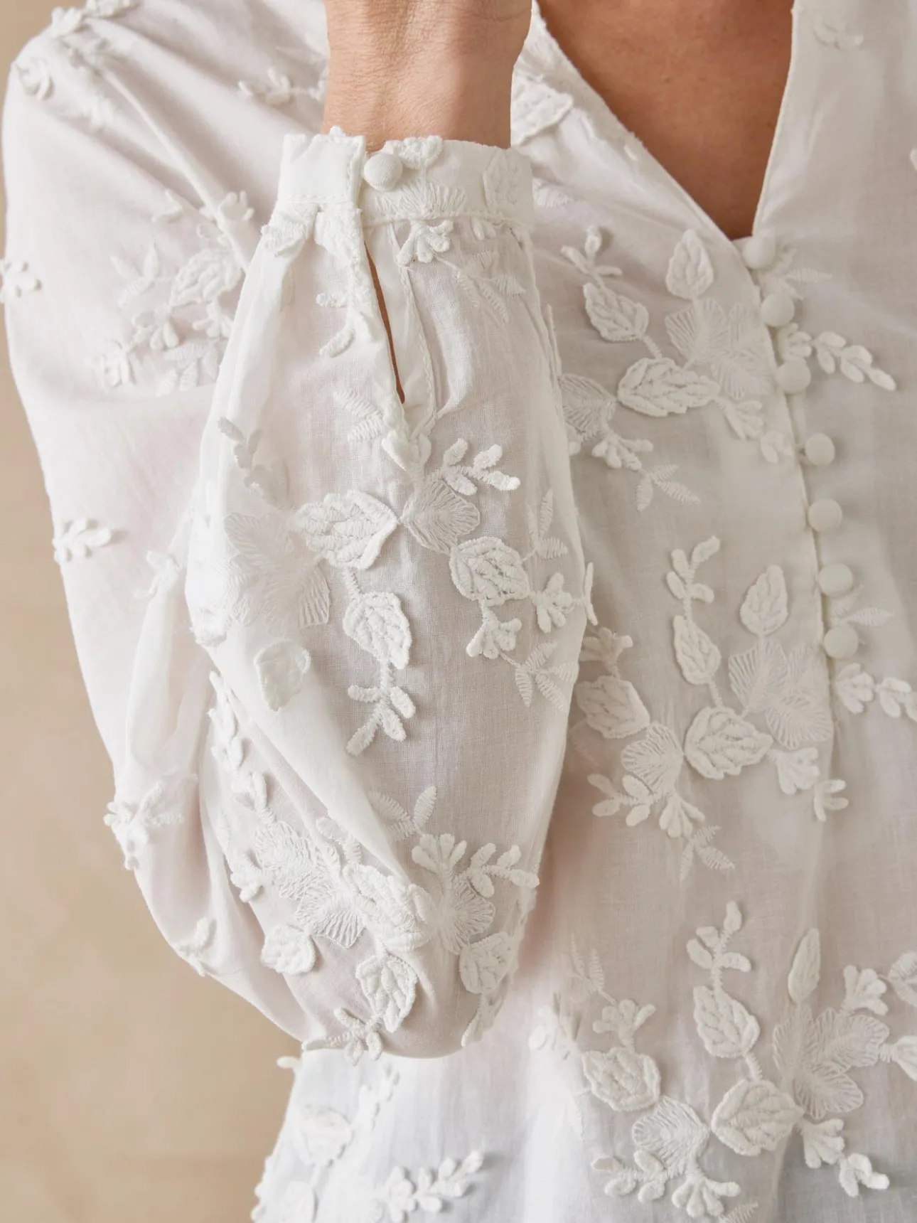Blouse brodée