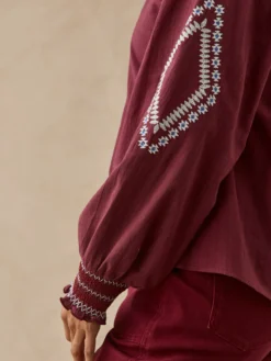 Blouse brodée