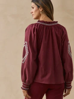 Blouse brodée