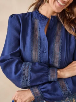 Blouse col volanté