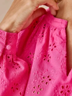 Blouse en broderie anglaise