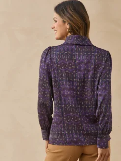 Blouse en satin avec lavallière