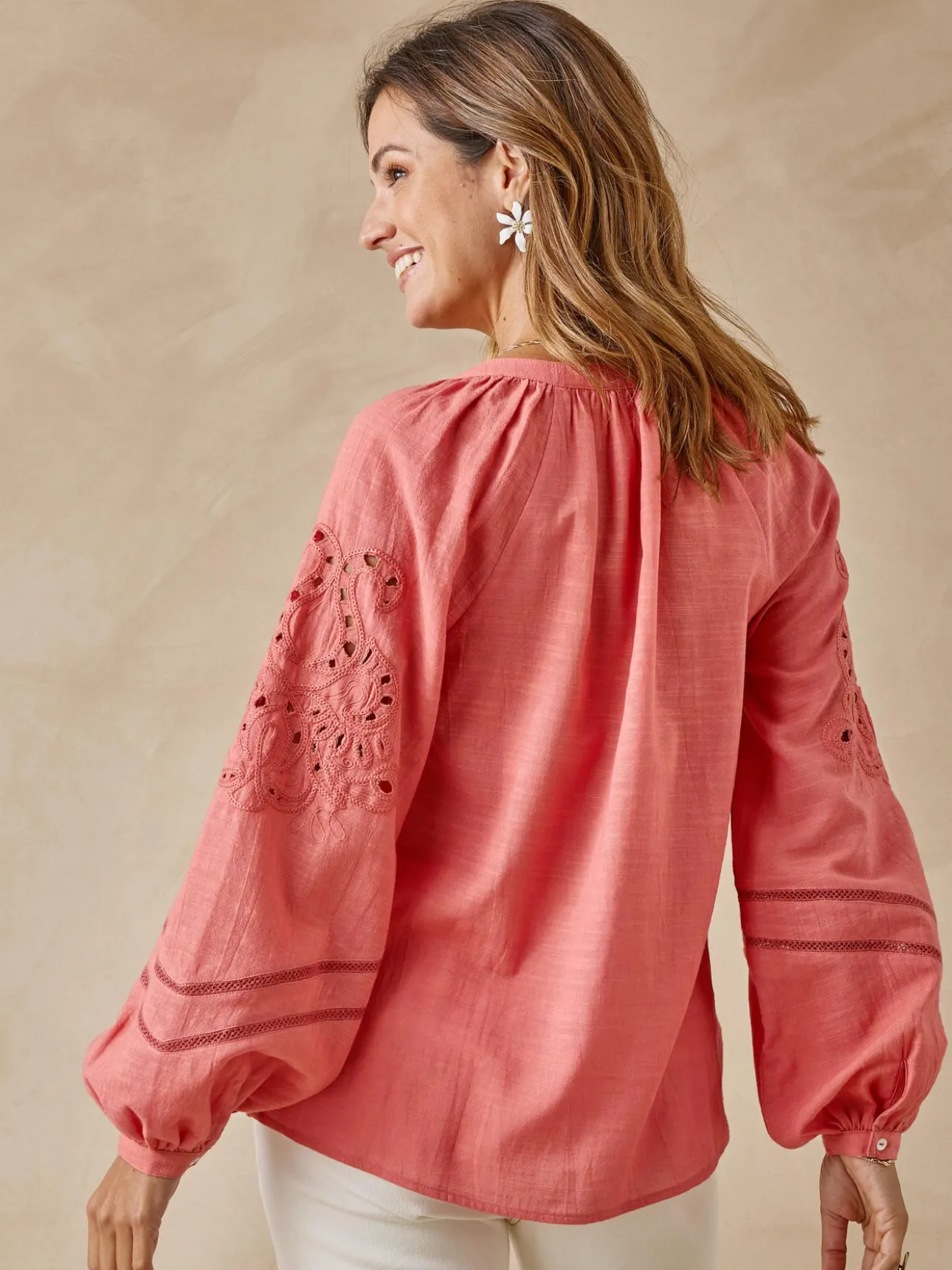 Blouse manches brodées