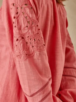 Blouse manches brodées