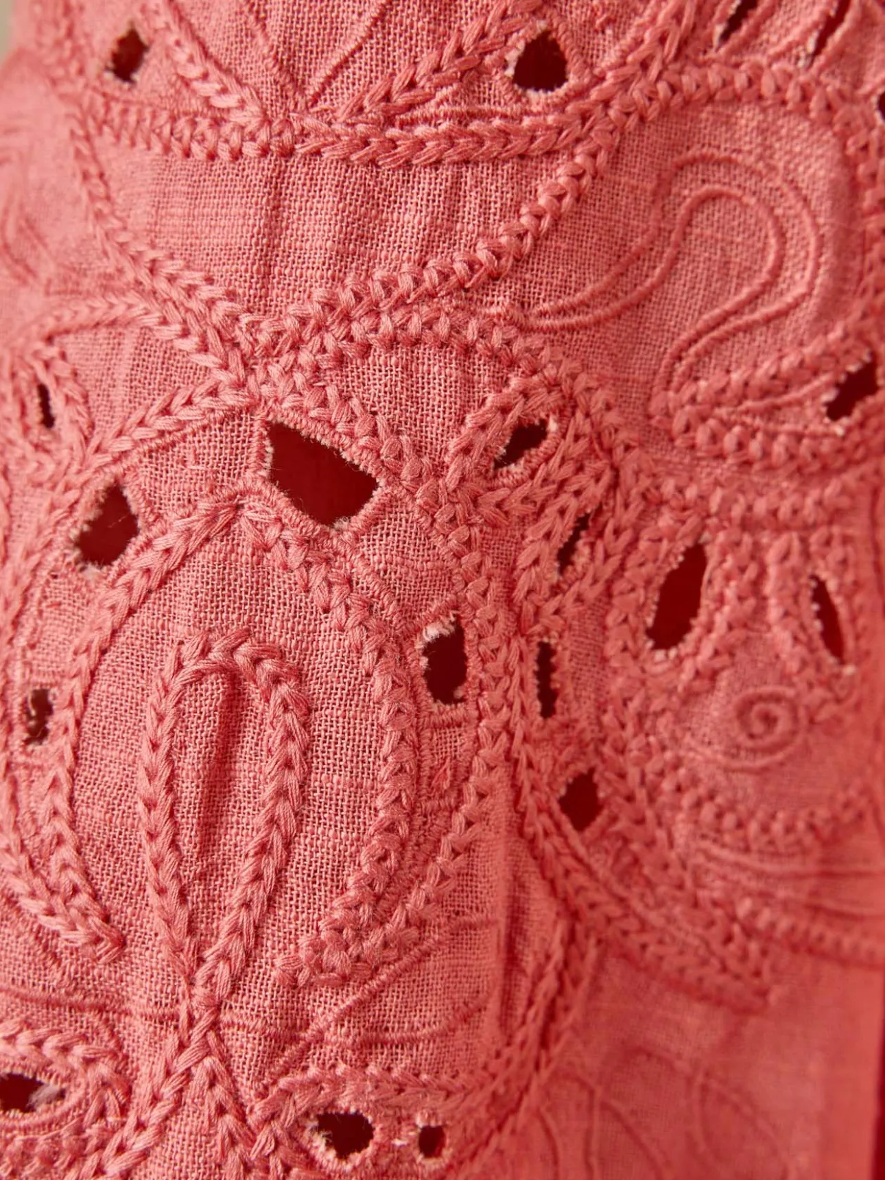 Blouse manches brodées