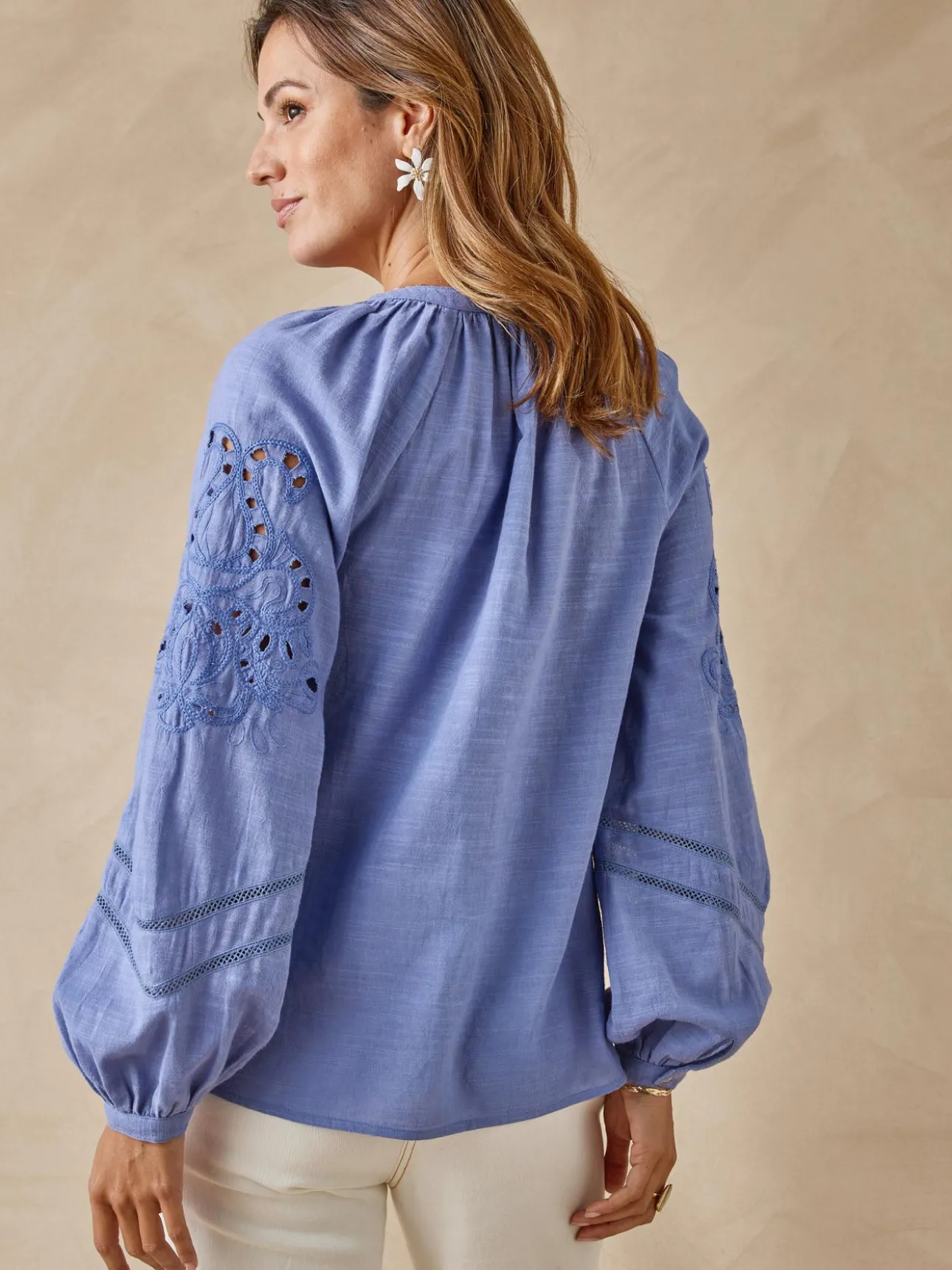 Blouse manches brodées