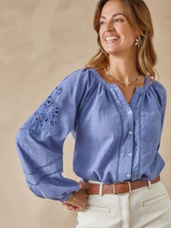 Blouse manches brodées