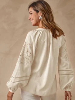 Blouse manches brodées