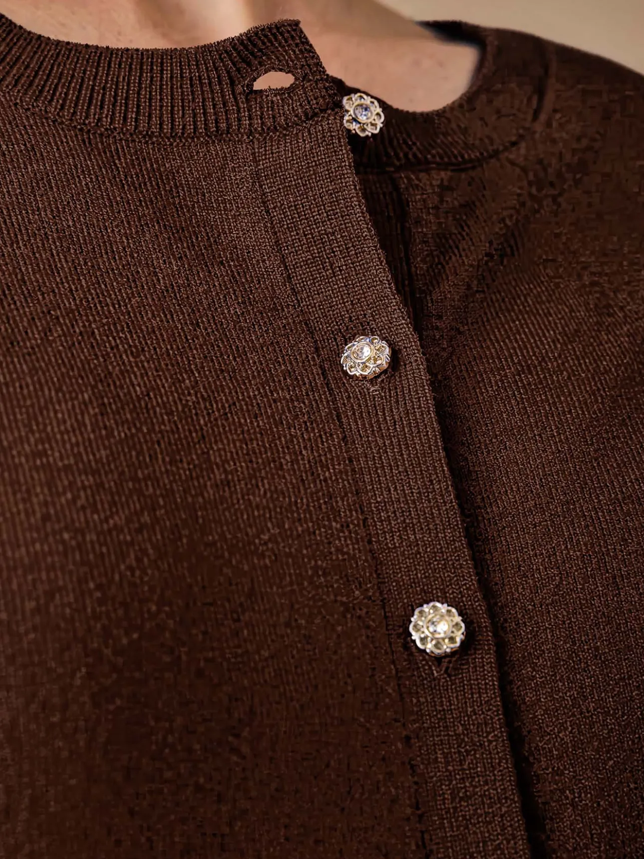 Cardigan raffiné boutons-bijoux