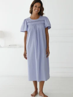 Chemise de nuit évasée en plumetis