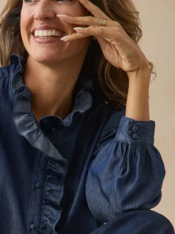 Chemisier volanté en denim