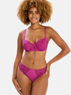Culotte dentelle et microfibre