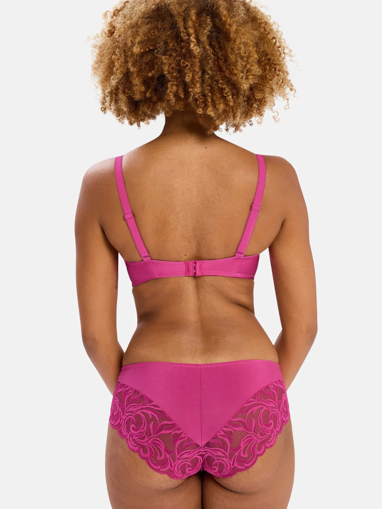 Culotte haute dentelle et microfibre