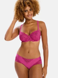 Culotte haute dentelle et microfibre