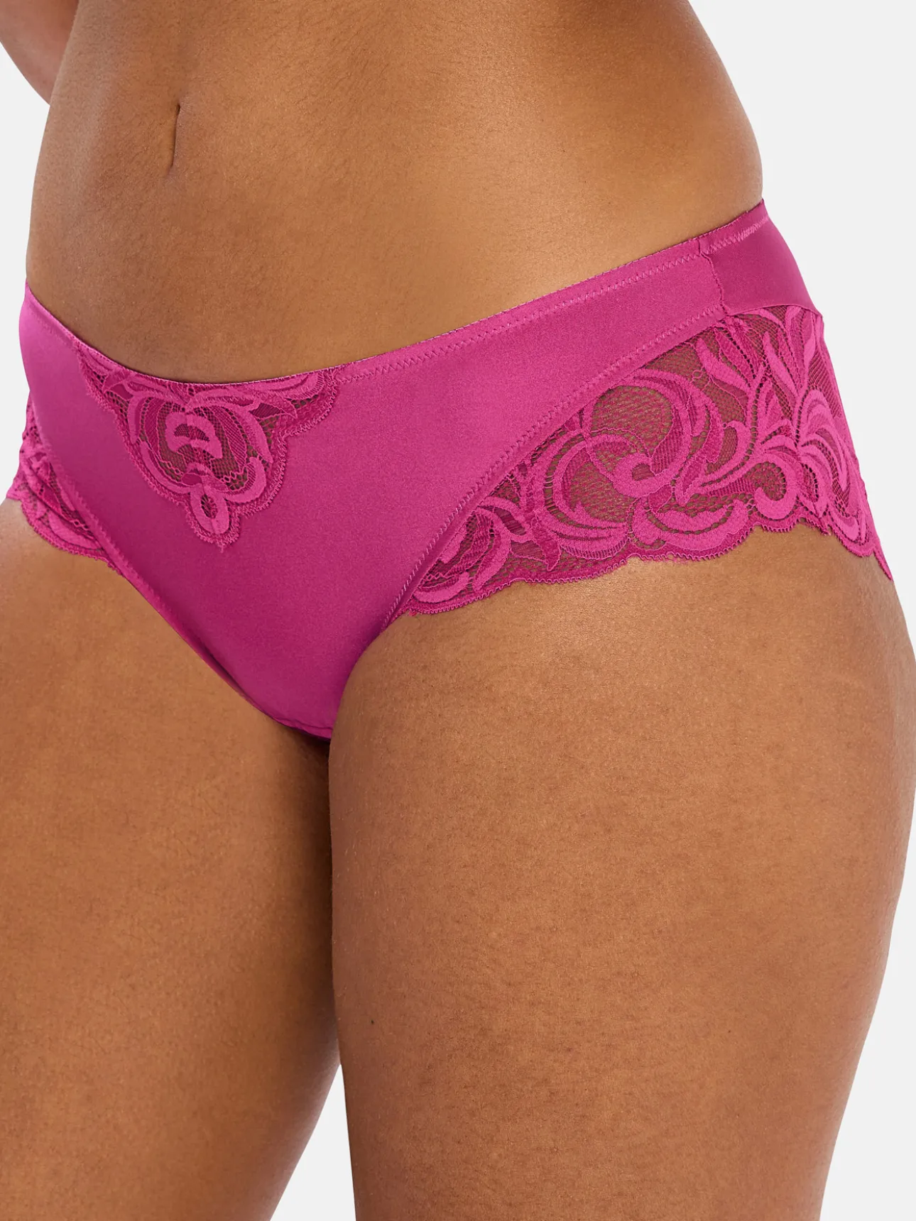 Culotte haute dentelle et microfibre