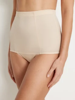 Culotte serre-taille