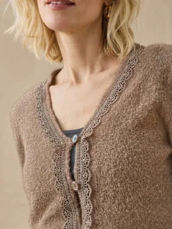 Gilet avec galon dentelle