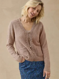 Gilet avec galon dentelle