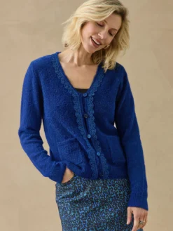 Gilet avec galon dentelle