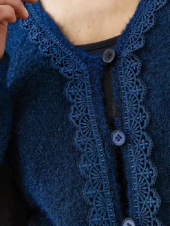 Gilet avec galon dentelle