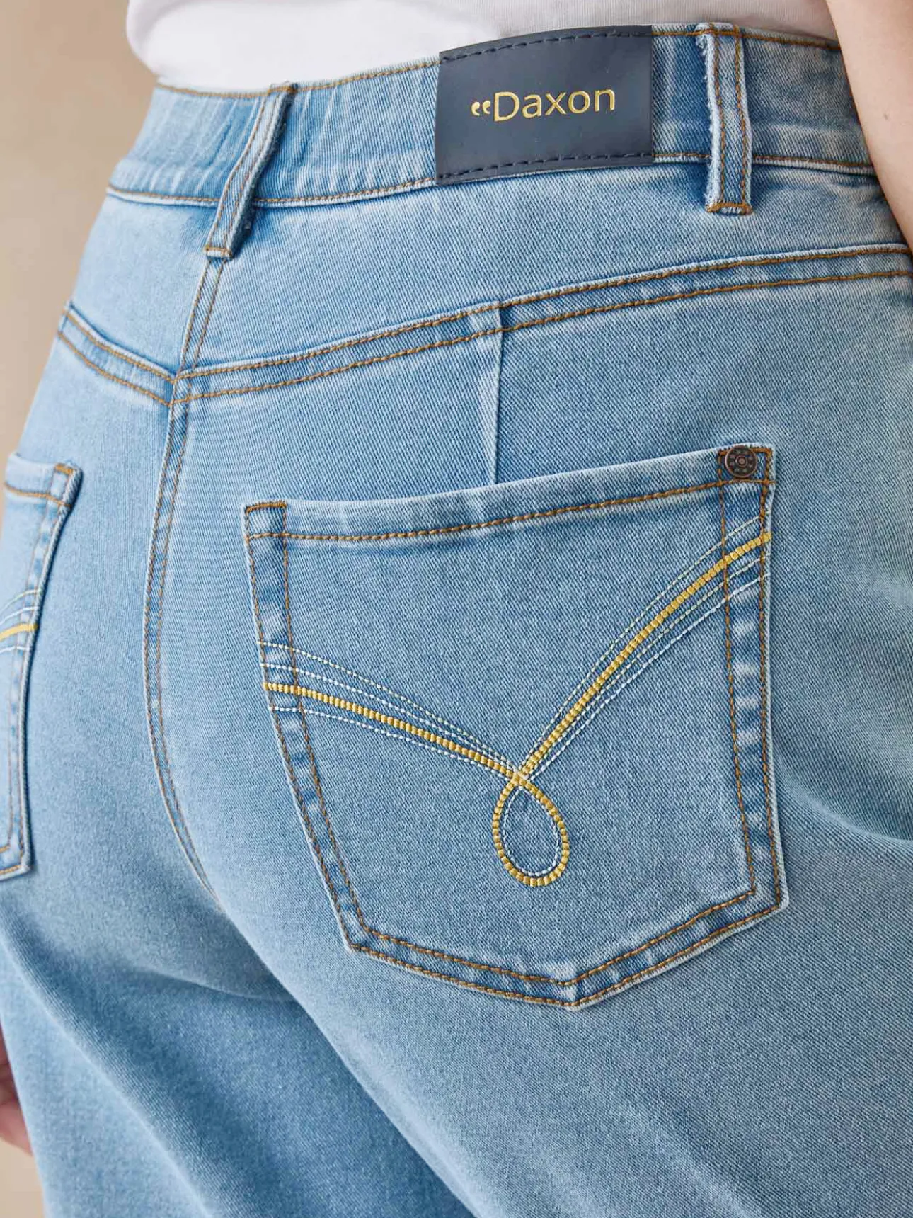 Jean 7/8ème coupe Mom