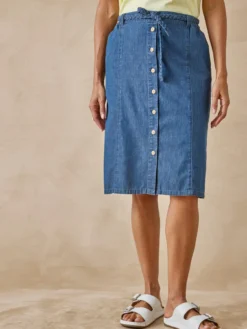 Jupe en chambray entièrement boutonnée