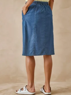 Jupe en chambray entièrement boutonnée