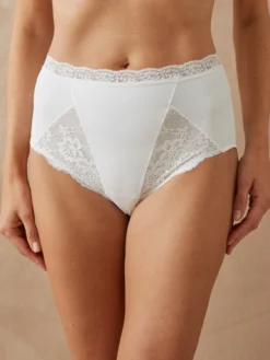 Lot 2 culottes gainantes avec dentelle
