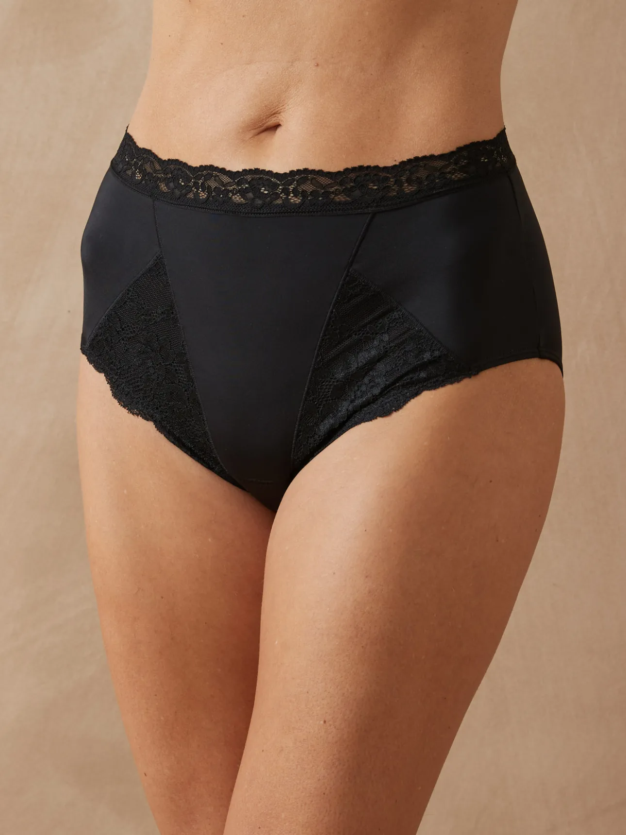Lot 2 culottes gainantes avec dentelle