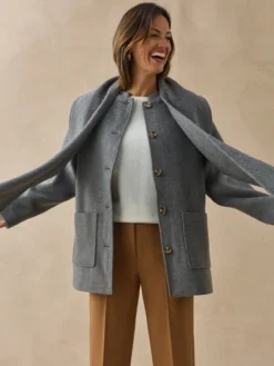 Manteau court écharpe amovible
