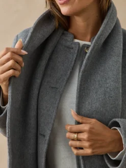Manteau court écharpe amovible