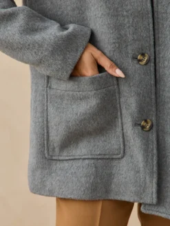 Manteau court écharpe amovible