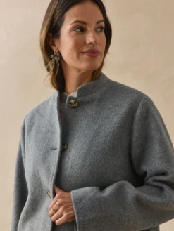 Manteau court écharpe amovible