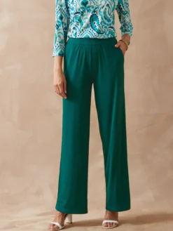Pantalon large et droit