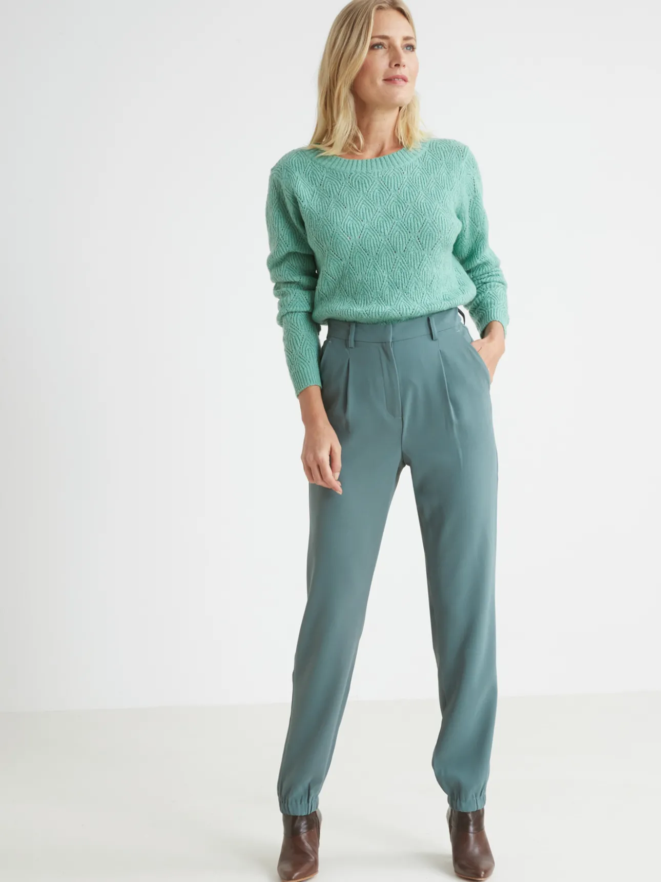 Pantalon élastiqué dos bas élastiqué