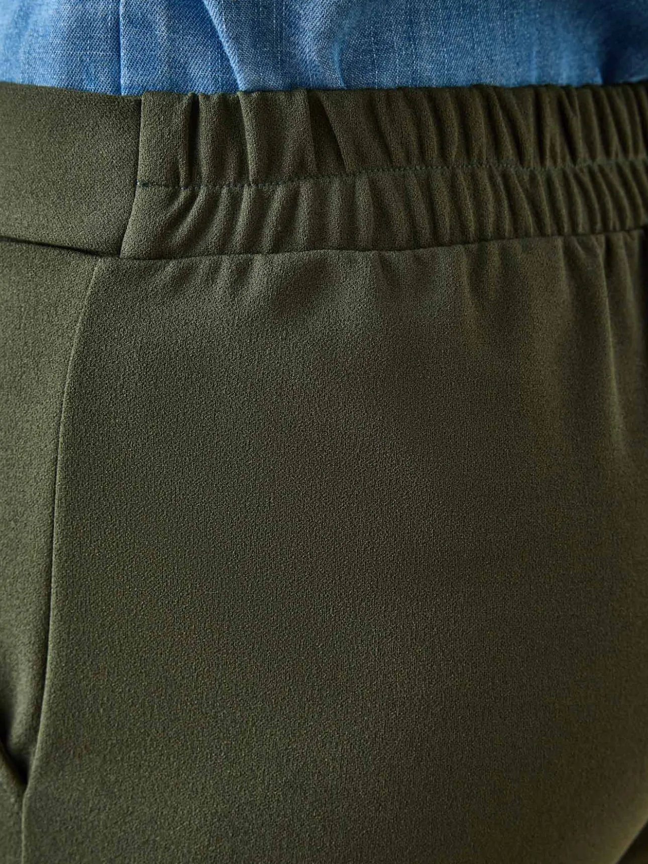 Pantalon élastiqué en maille