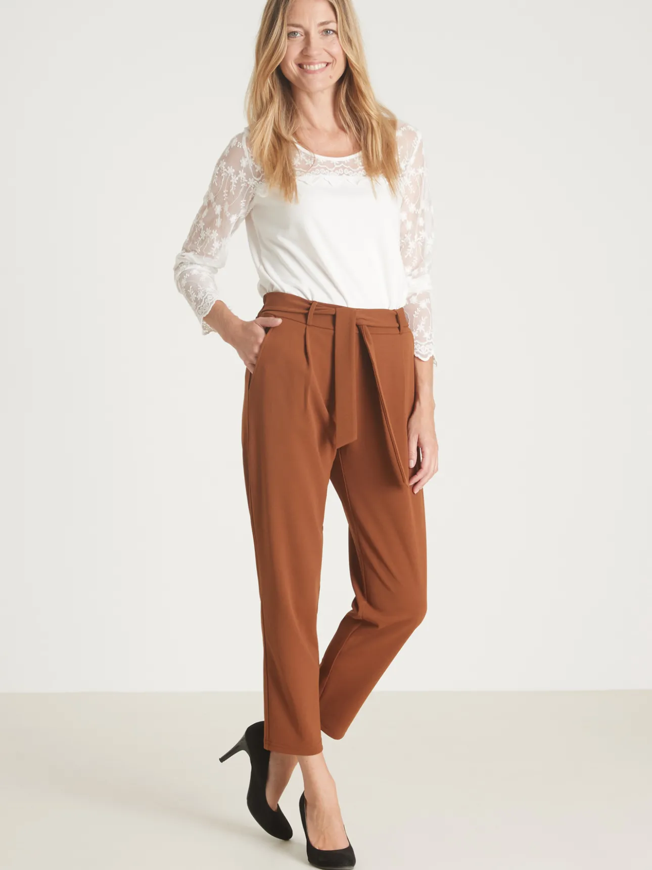 Pantalon élastiqué en maille