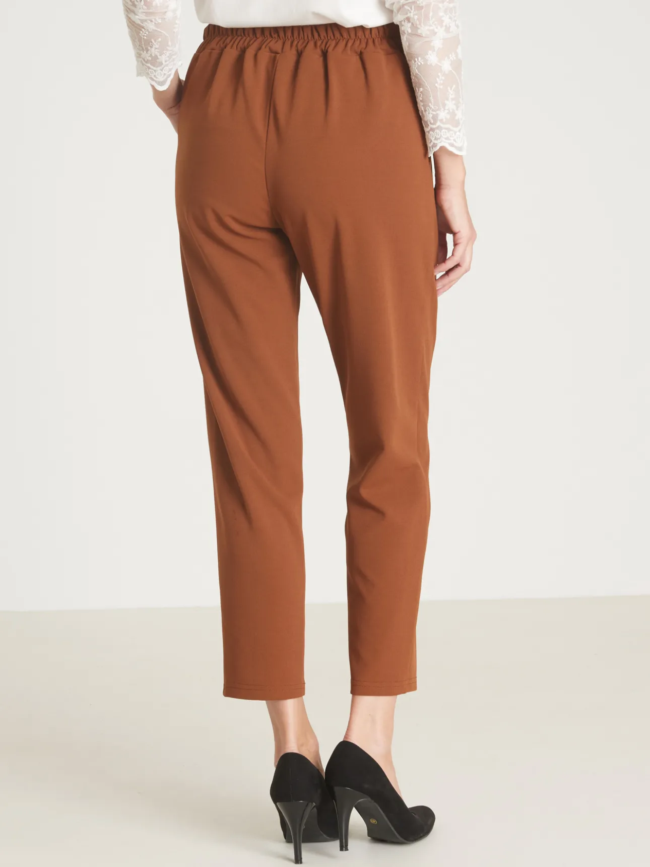 Pantalon élastiqué en maille