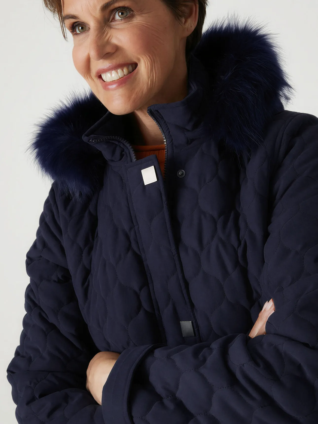 Parka matelassée courte en microfibre