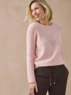Pull avec jeu de points fantaisie