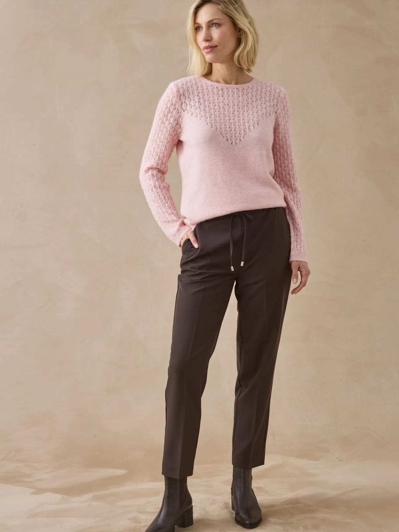 Pull avec jeu de points fantaisie