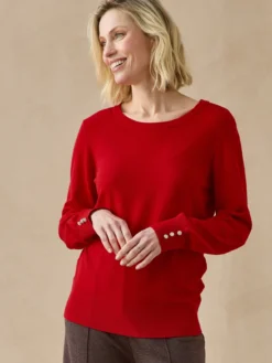 Pull boutons-bijoux aux manches