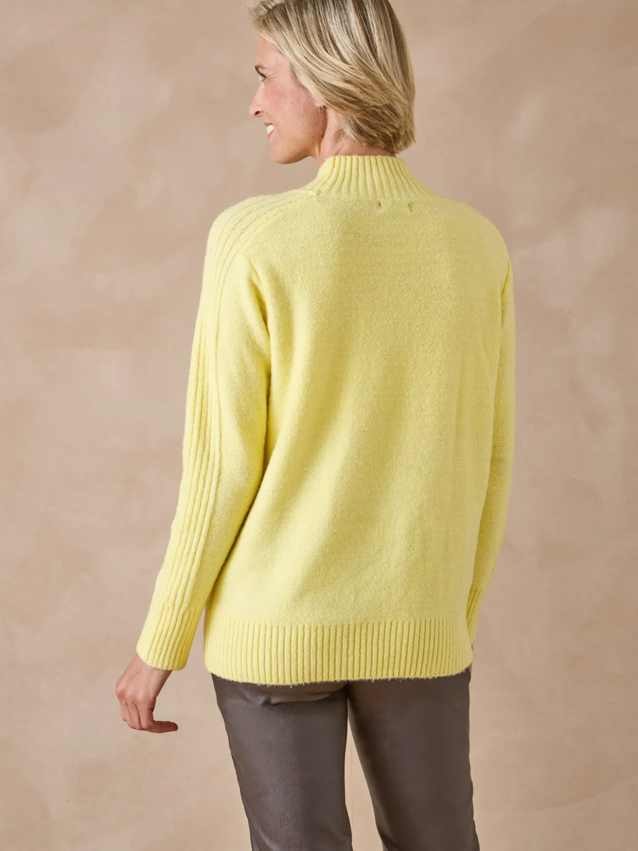Pull col montant en jersey envers