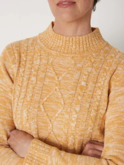 Pull col montant maille torsadée