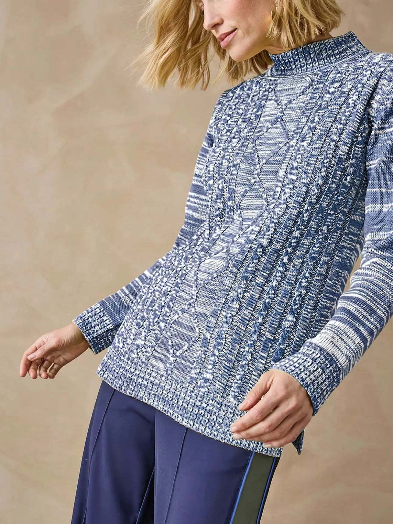 Pull col montant maille torsadée