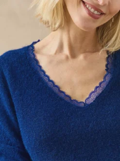 Pull col V dentelle avec laine et alpaga