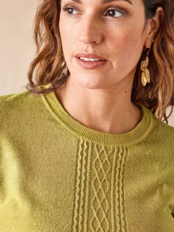 Pull jeux de mailles et torsades